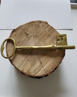 Vintage Williamsburg Restoration Virginia Metal Crafters Large Brass Key